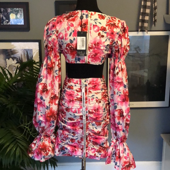 RED AND PINK FLORAL CUT OUT MINI DRESS WITH VOLUME RUFFLE SLEEVES - Picture 8 of 11